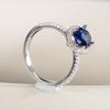 BELLA BOX Klassischer Damenring mit ovaler Form, blauen Edelsteinen, Zirkon, silberfarben, Finger, Hochzeit, Verlobung, Brautschmuck