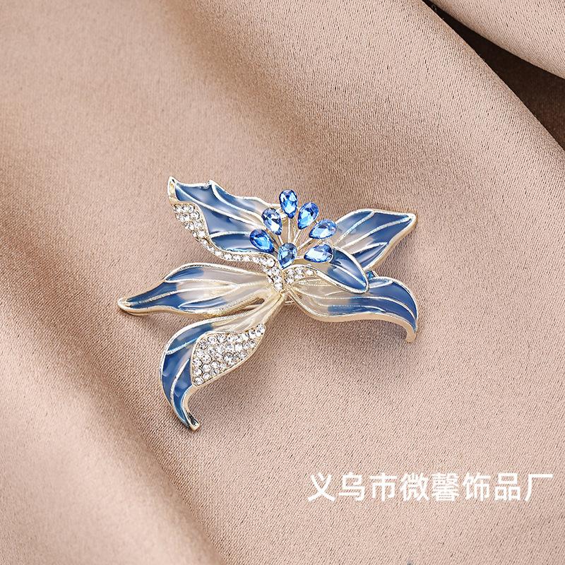 Blue Enchantress Iris Brooch, High-end Diamond-encrusted Personalized Suit Temperament Accessories, Flower Pin Brooch