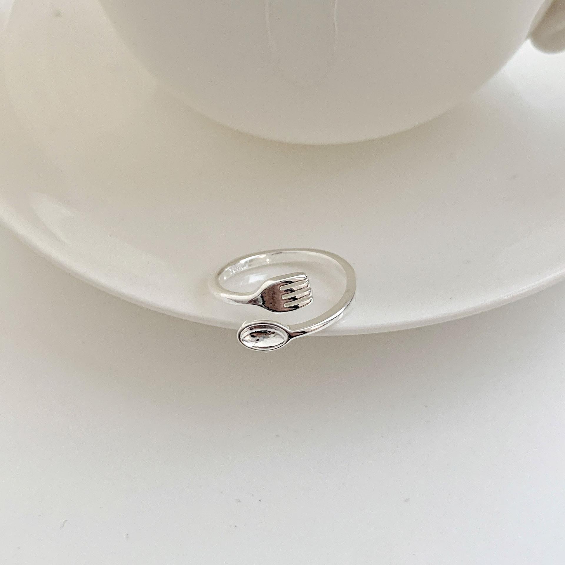 

PANJBJ 925 Sterling Silve Spoon Shape Ring for Women Creativity Design Flower Pendant Jewelry Party Gift Dropshipping
