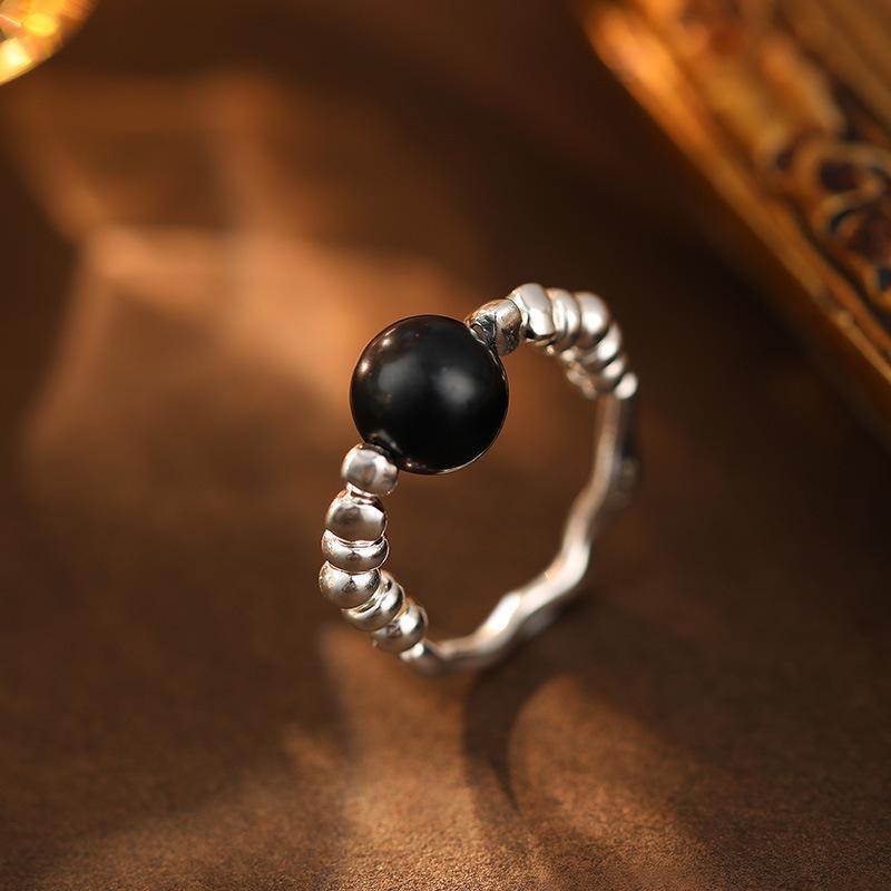 

Женское кольцо в корейском стиле из серебра 925 пробы с черными бусинами и эластичной веревкой — ручная работа и модный стиль. RS1103, One Size