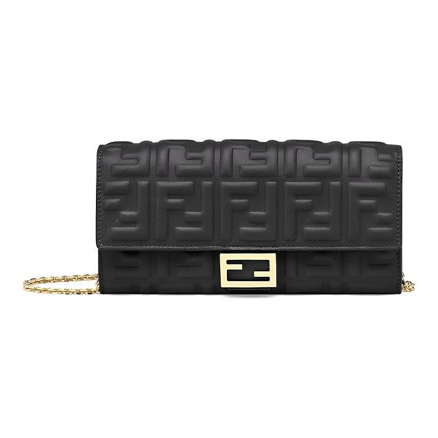 

Fendi Baguette Gold Logo Chain Shoulder Strap Monogram FF Embossed Napa Leather Baguette Bag Women Shoulder Bag Black 8M0365-AAJD-F0KUR Box(Basic Set+Box)