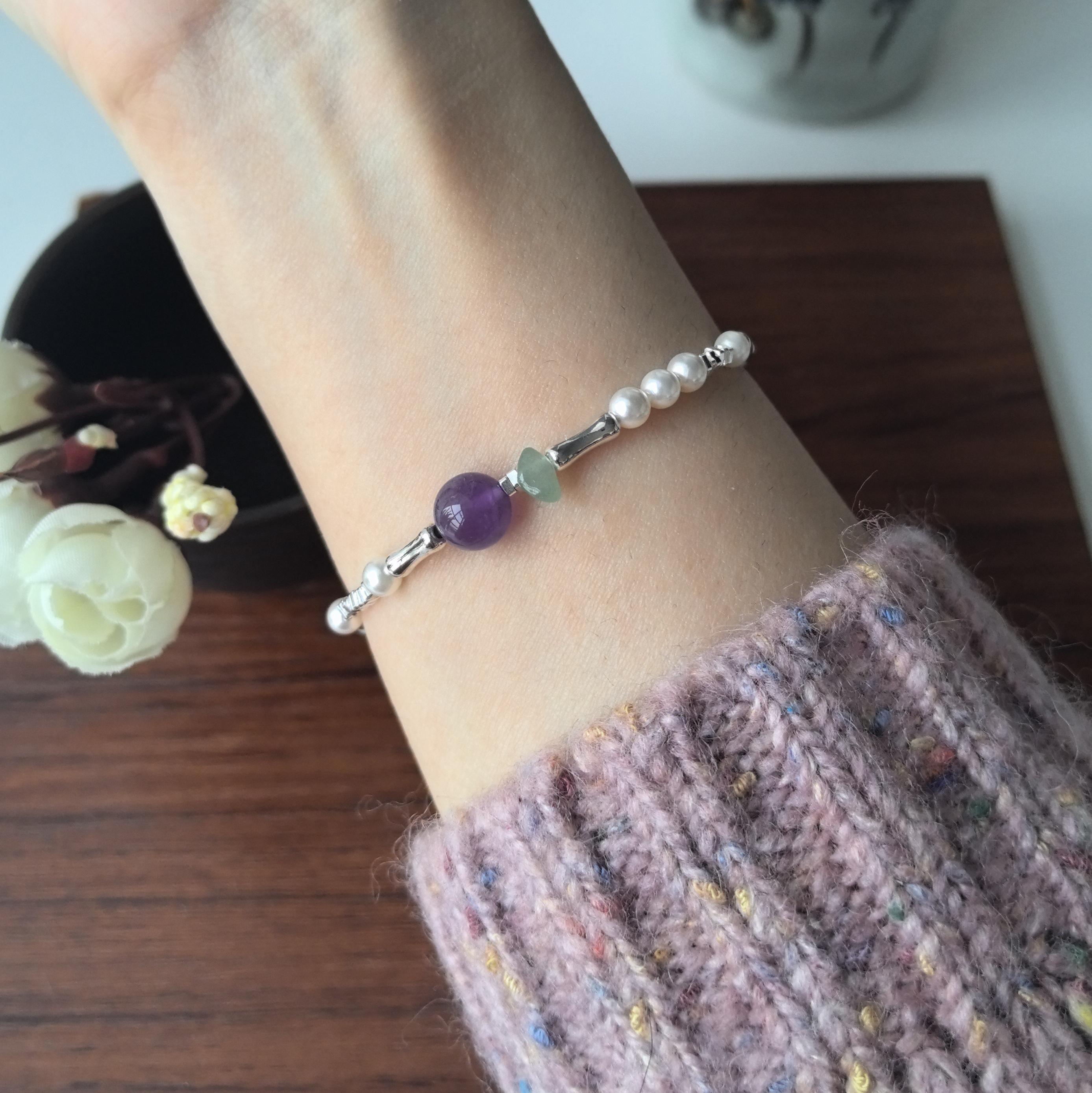 

Браслет з дорогоцінного каміння з натурального кристалу. Нерегулярний енергетичний камінь. Намистини. Чіпси. Ювелірні вироби. Аметист. Аквамарин. Браслети. Браслети для жінок. Чоловіки. Єдині браслети.