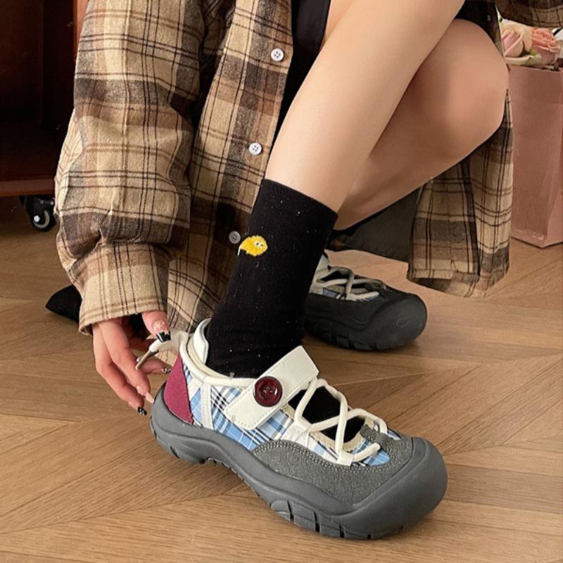 Women Thick Soled Sports Shoes High-end Student Flat Shoes Breathable Comfortable and Lightweight Mesh Surface