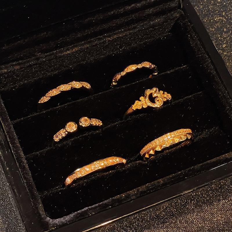 Mittelalterliches Gold-Rautenmuster Französischer Retro Offener Ring Nischen-Design Personalisiertes Leichter Luxus Blinken High-End Accessoires