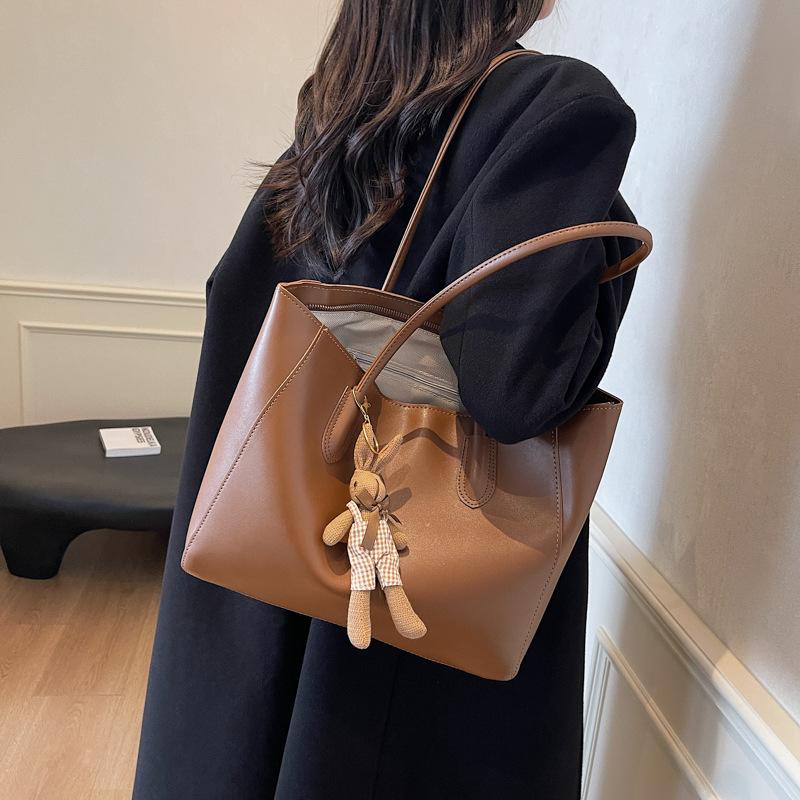 Large Capacity Bag Women's Autumn Simplicity 2025 New Fashion Casual Shoulder Bag Retro Leather Commuter Tote Bag