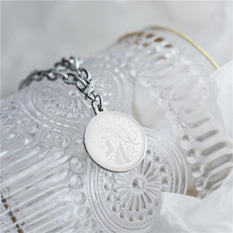 European & American Style Multi-Layer Coin Pendant Titanium Necklace - Fashionable Design for Women’s Clavicle or Sweater