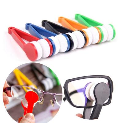 Glasses Cleaning Clip Portable Lens Cleaner Clip Reusable Microfiber Eyeglasses Wipe Removes Oil Fingerprints Dust for Spectacles Sun Glasses