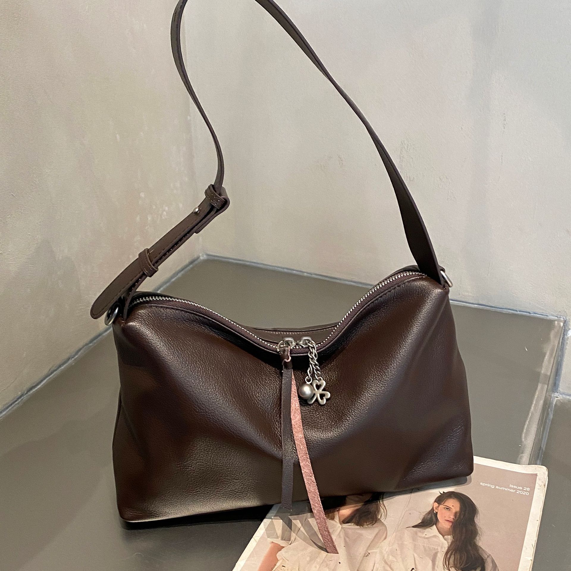 

Женская сумка на плечо из коровьей кожи, Сумка-мессенджер большой вместимости, Модная и красивая, Простая и универсальная сумка, Мягкая кожа