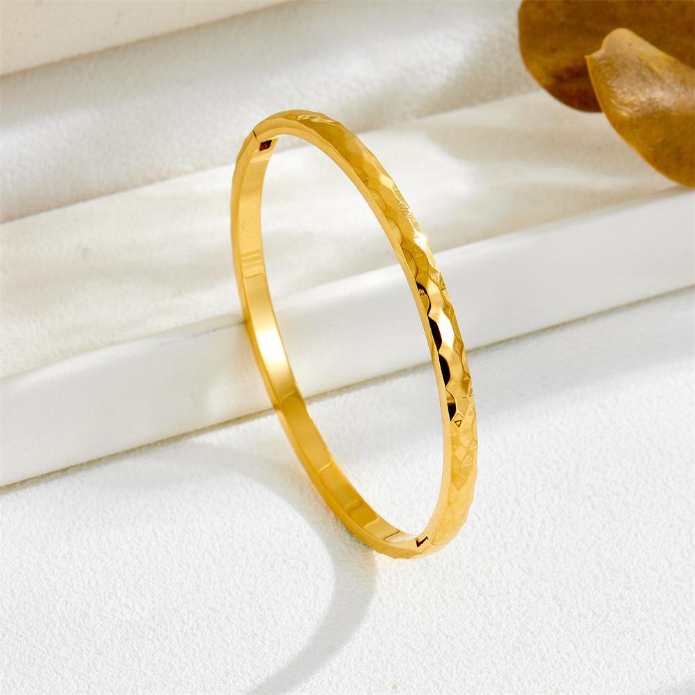 2026 Bracelet European and American Fashion Temperament Round Flower Buckle Bracelet Irregular Bracelet Girls Senior Sense