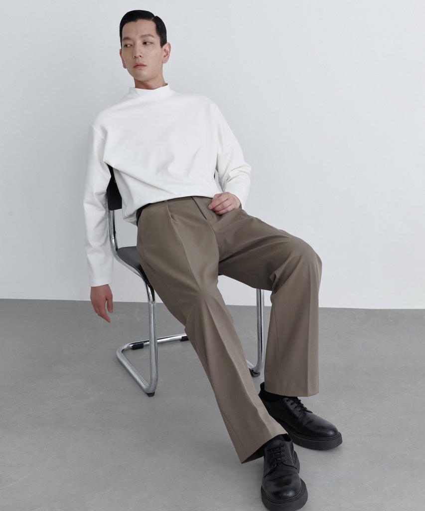 MUSINSA STANDARD Reverse One-Pleat Wide Hidden Banding Slacks [Dusty Beige]