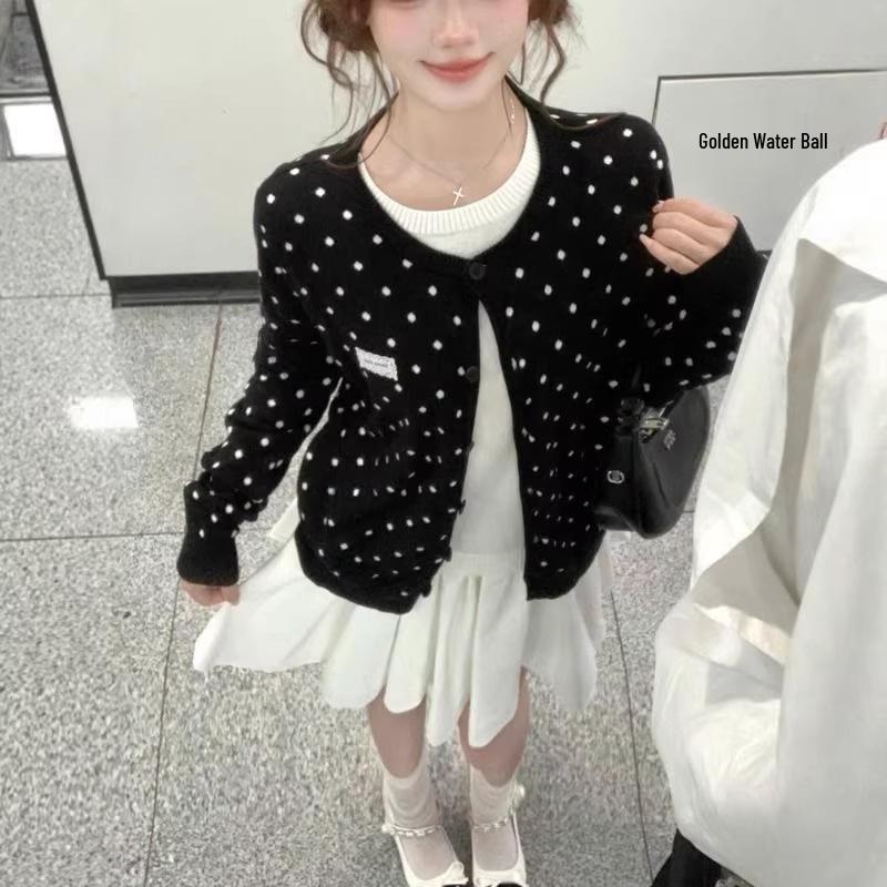 2026 Slimming Polka Dot Long-Sleeve Knit Cardigan: Versatile Spring Design for Women.