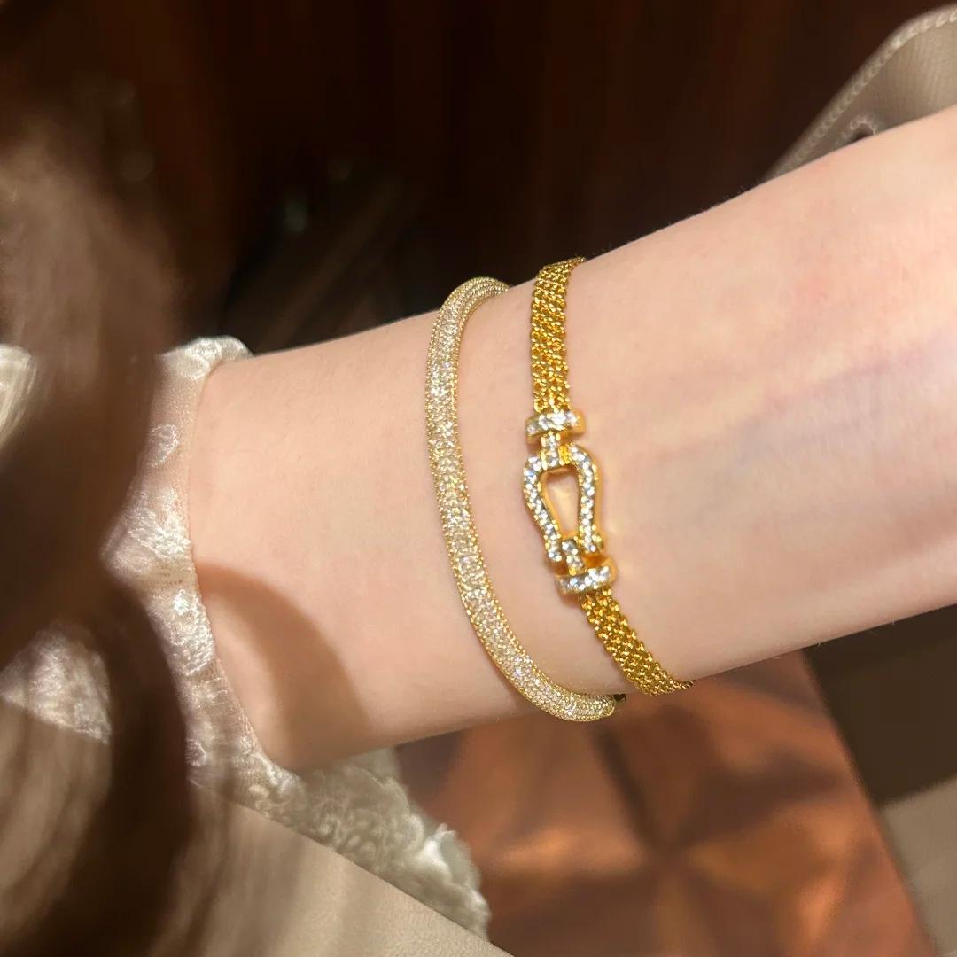 

Italian Milanese strap bracelet vintage retro style simple diamond-encrusted horseshoe buckle ribbon bracelet women