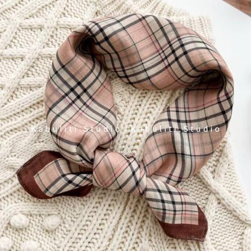 70x70cm Lightweight Square Scarf Women Vintage Black Floral Print Silk-Feel Neck Wrap UV Protection Stylish Accessory
