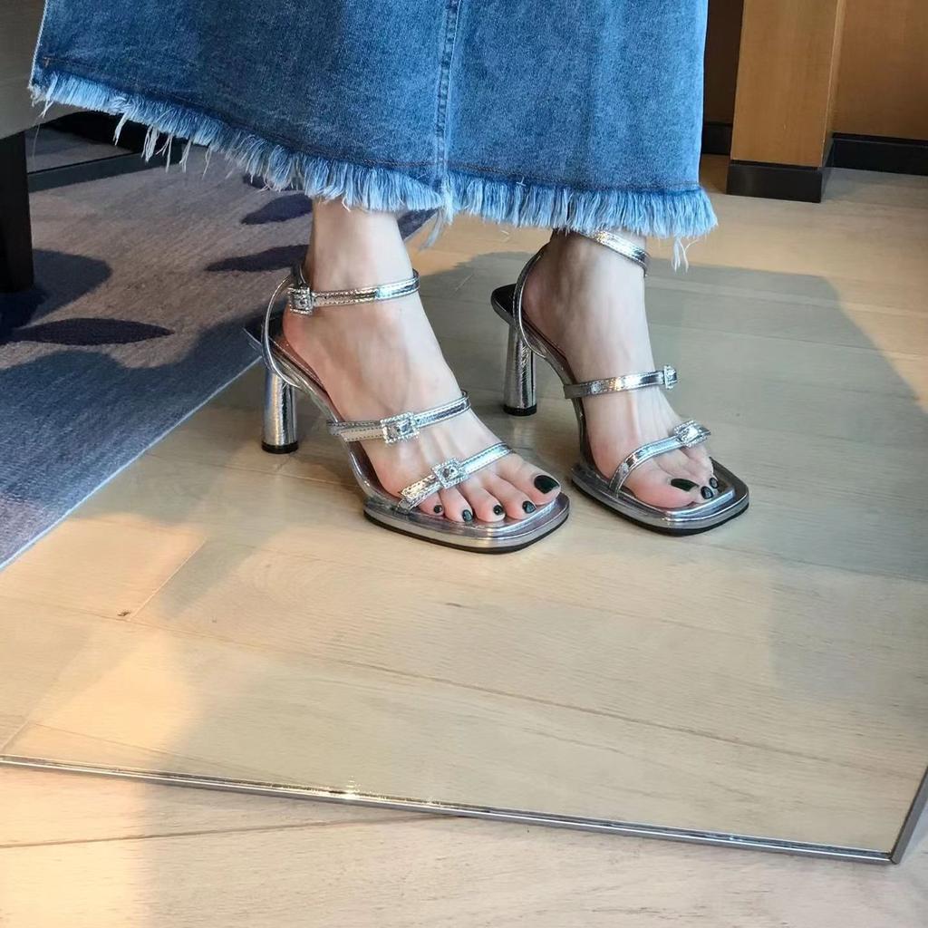 Wow~ summer new fashion high heels are stable enough silver fashion sandals with one-word buckle strap square head round heel