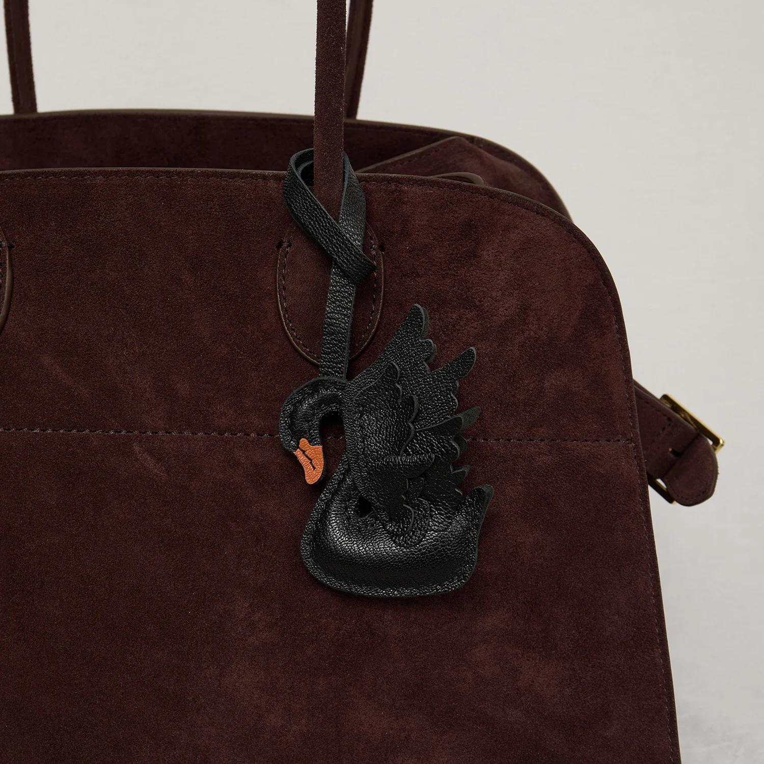 

Handmade Real Leather Black And White Swan Couple Keychain Gift Cute Decoration Suitable For Bag Exquisite Charm Bag Accessories чорний