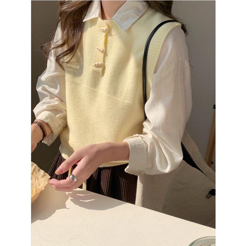 Korean Sweet Round Neck Knit Wool Vest with Horn Buttons for Women - 2026 Autumn/Winter Collection