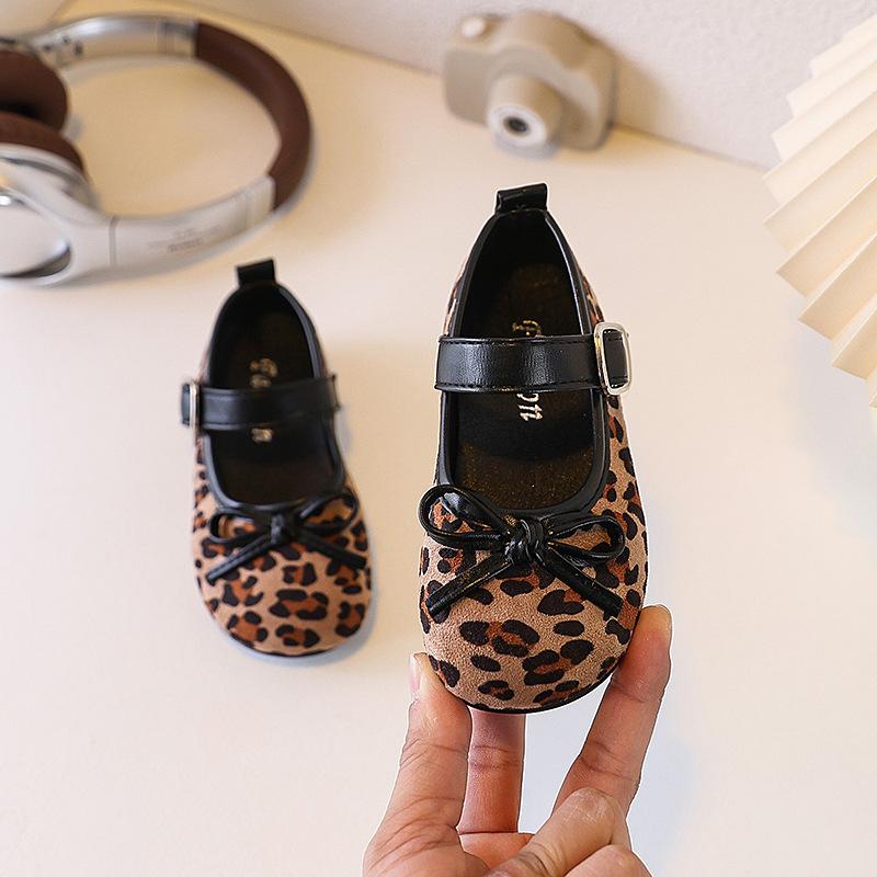 

Retro Spring Autumn Children s Leather Shoes Fashion Leopard Pattern Girls Flat Shoes Round-toe Versatile Kids Mary Jane Shoes 23 светло-коричневого