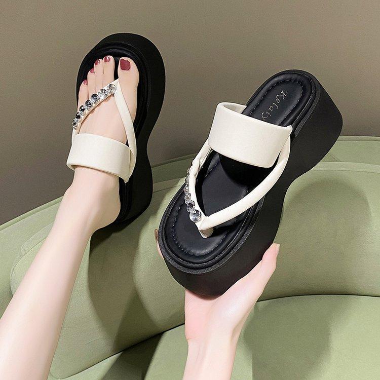 Flip-flops dam trendiga ytterkläder 2024 höst nya koreansk version mode strass tå tjock botten coola tofflor dam