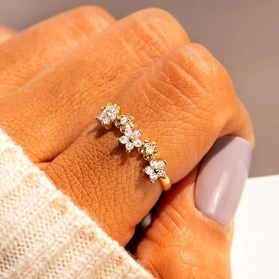 Huitan Fresh Flower Designed Rings for Women Bling Bling Cubic Zirconia Engagement Party Jewelry Attractive Charms Accessories