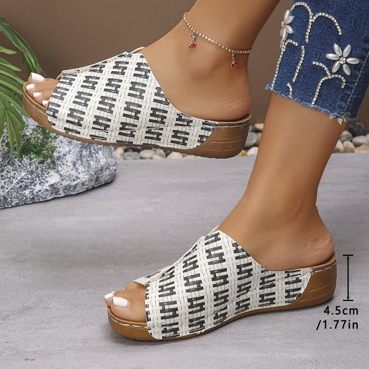Spring and summer new sandals women's outer wear women's shoes comfortable platform heel simple half slippers women