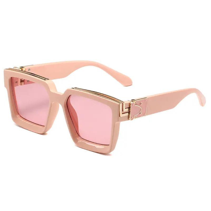 Edgy Black Frame Green Tortoiseshell Lens Sunglasses For Stylish And Cool Look