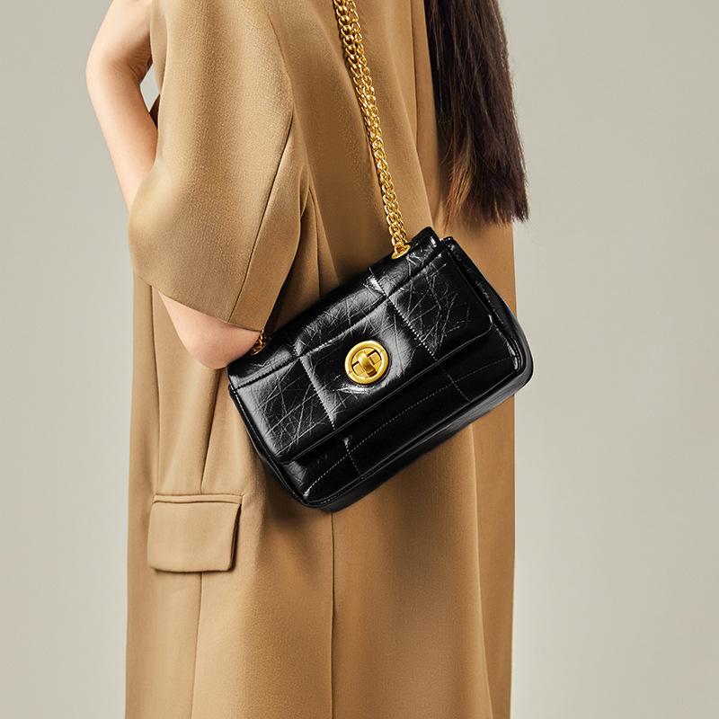 Autumn Winter 2025 New Fashion Small Square Bag Versatile Genuine Leather Women's Bag High-Quality Texture Chain Bag Trendy Commuter Crossbody Bag