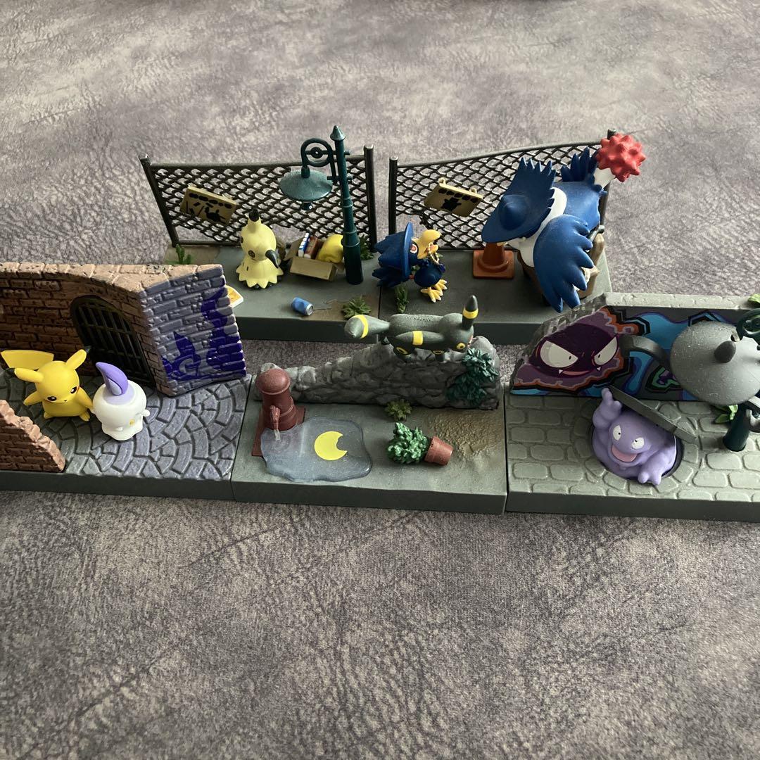 

[USED] Candy Toy Trading Figure Pokémon Town Night Back Alleys