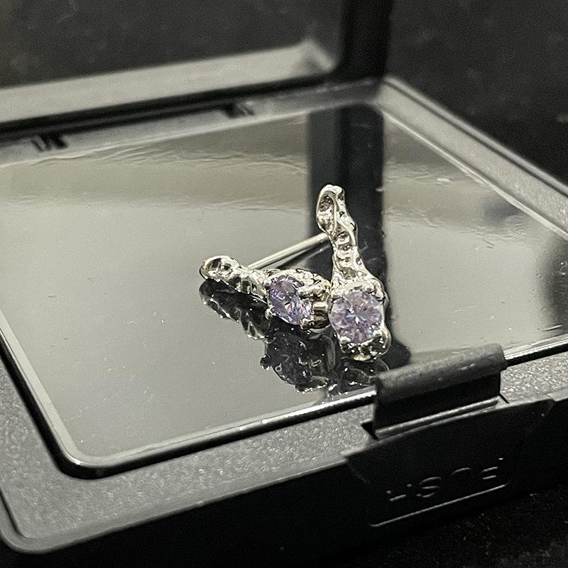 Zestaw Pierścionek z Fioletowym Diamentem Cyrkoniowym z Francuskim Nieregularnym Otworem Naszyjnik Niszowy Design Kolczyki Sztyfty Wysokiej Klasy dla Kobiet