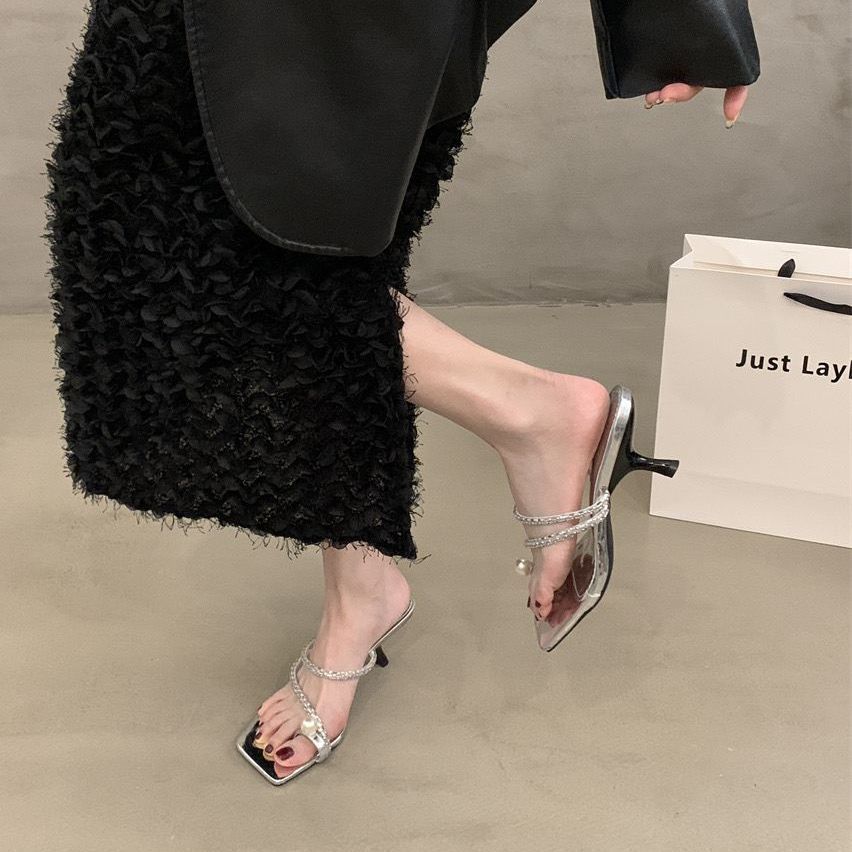 Thin strap outer wear women's cool slippers 2025 summer new simple design versatile cover toe sandals women's