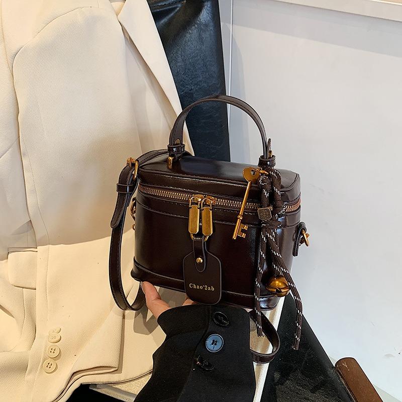 Retro portable shoulder bag women's autumn and winter new versatile messenger bag fashion box bag small square bag