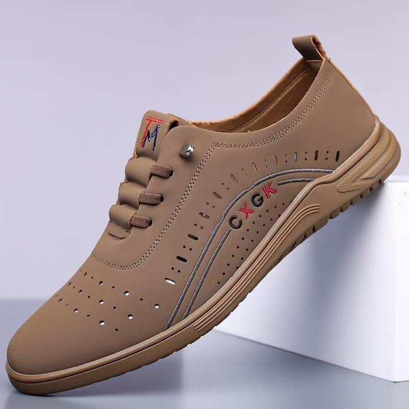 Chaussures décontractées tendance pour hommes d'été, modèle creux respirant, semelle souple, surface souple, petites chaussures blanches polyvalentes, chaussures pour hommes à une pédale