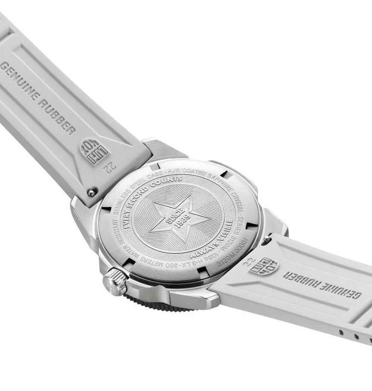 Luminox Pacific Diver Ripple Quartz 39mm Bílý gumový řemínek XS.3128M.SET