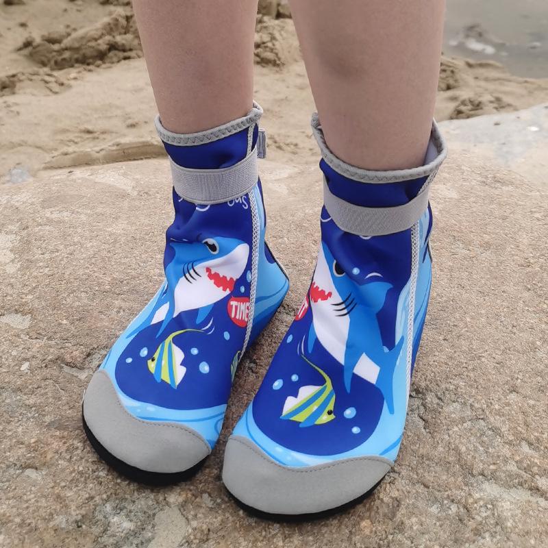 

Kids Beach Shoes Summer Water Socks Soft Sole Anti-Cut Anti-Slip High Top Long Tube Swim Shoes For Babies Ideal For Beach And River Activities 24-25