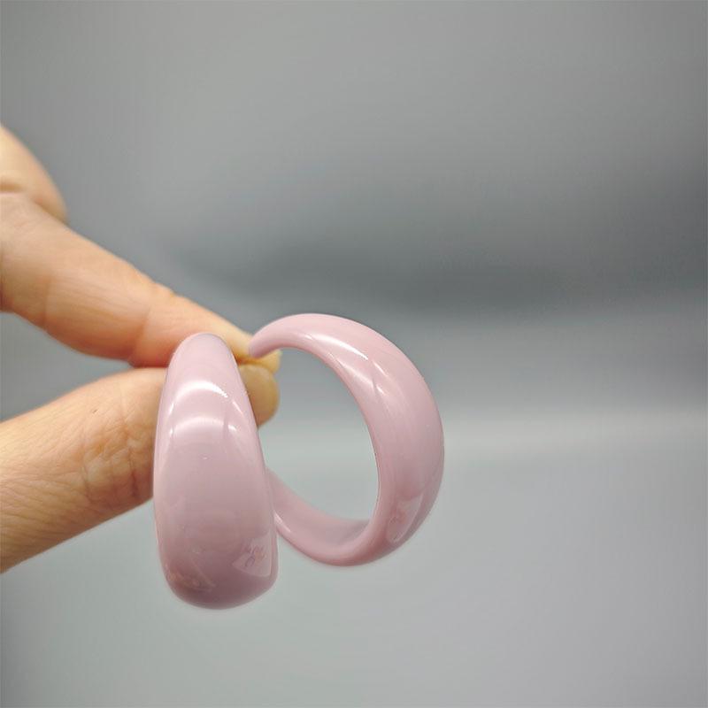 Hong Kong Retro Candy Color Acrylic C-Shaped Earrings: Women's Fashionable, Simple, High-End Studs