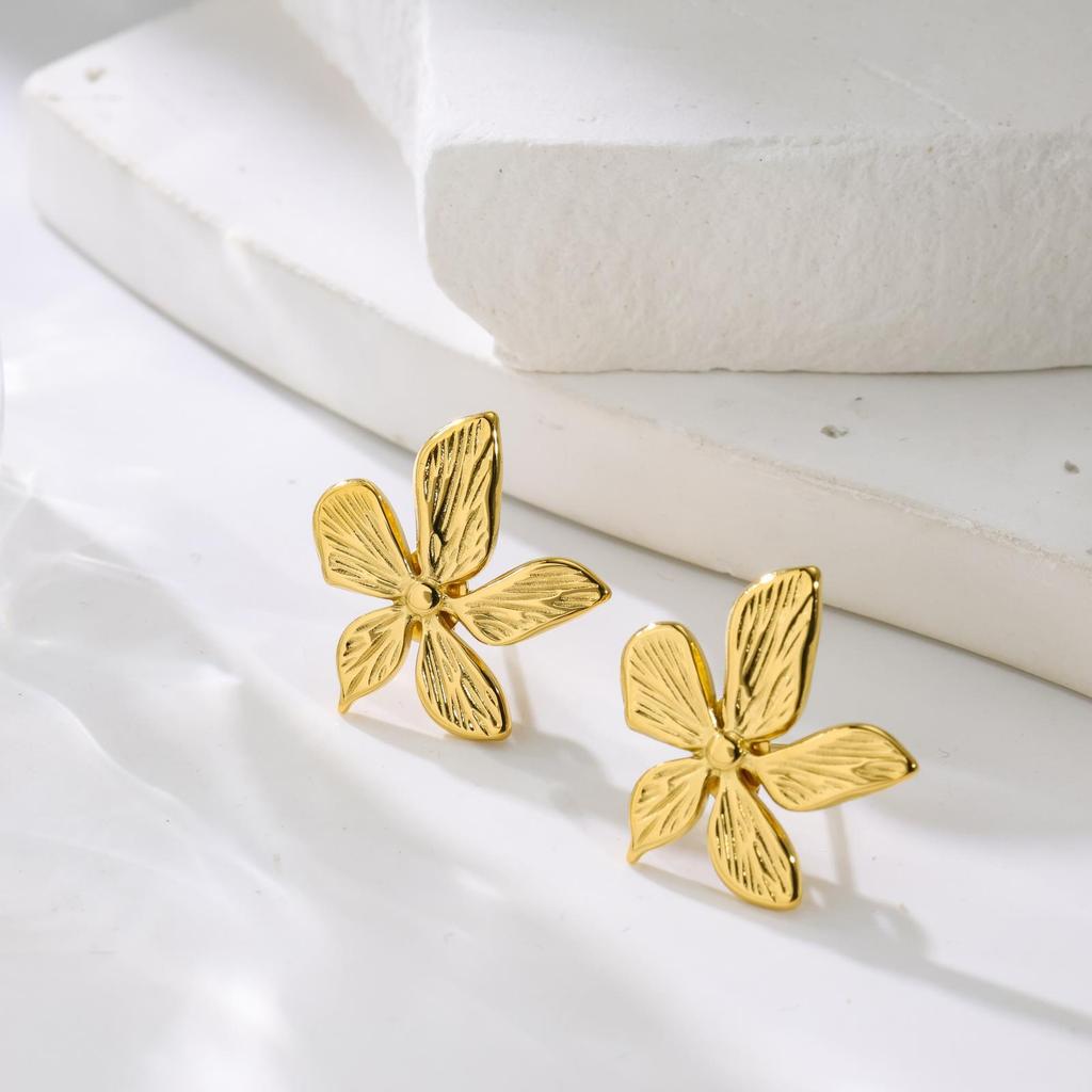 Wind Niche Design Three-dimensional Petal Retro Earrings, Temperament 18k Gold Earrings Annual Gift