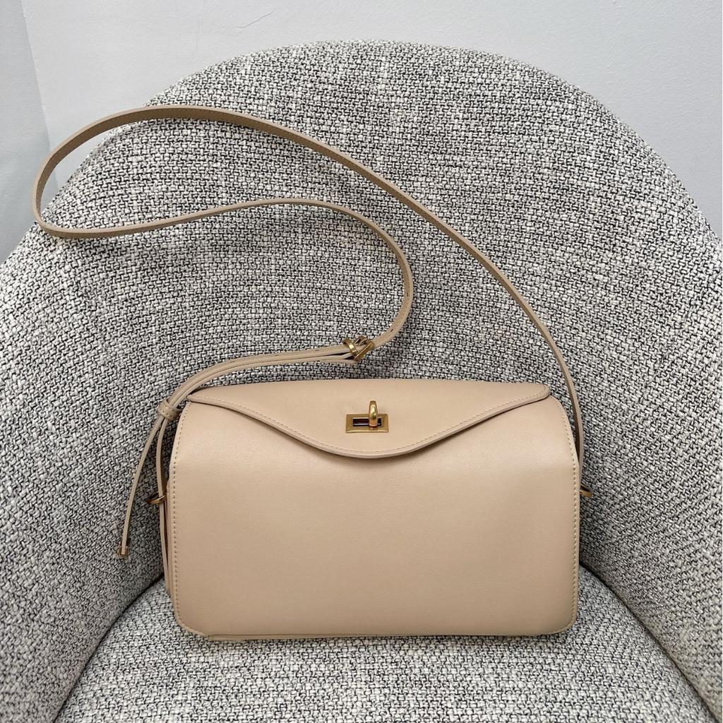 First layer cowhide rodeo pillow bag high-end leather women's underarm bag new niche commuter shoulder messenger bag