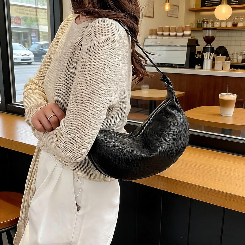 Stylish Top Layer Cowhide Shoulder Dumpling Bag Elegant Adjustable Shoulder Strap Crossbody Bag Waterproof Zipper Versatile Bag