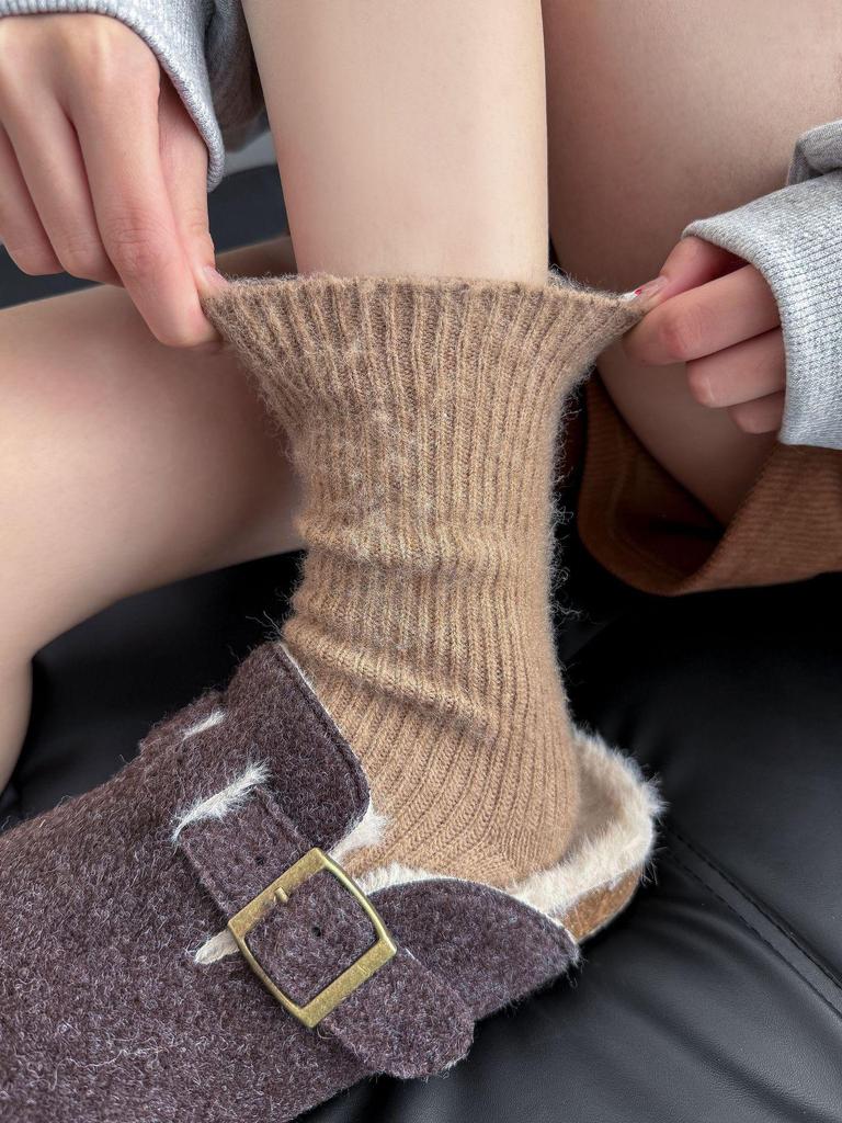 Dame Ull Mellomlange Sokker: Koselig, tykk kasjmir for høst og vinter