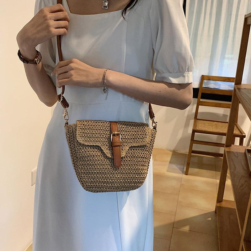 Summer Popular Woven Straw Bag Women's Vacation Beach Bag Versatile Messenger Bag Shoulder Bag Retro Saddle Bag