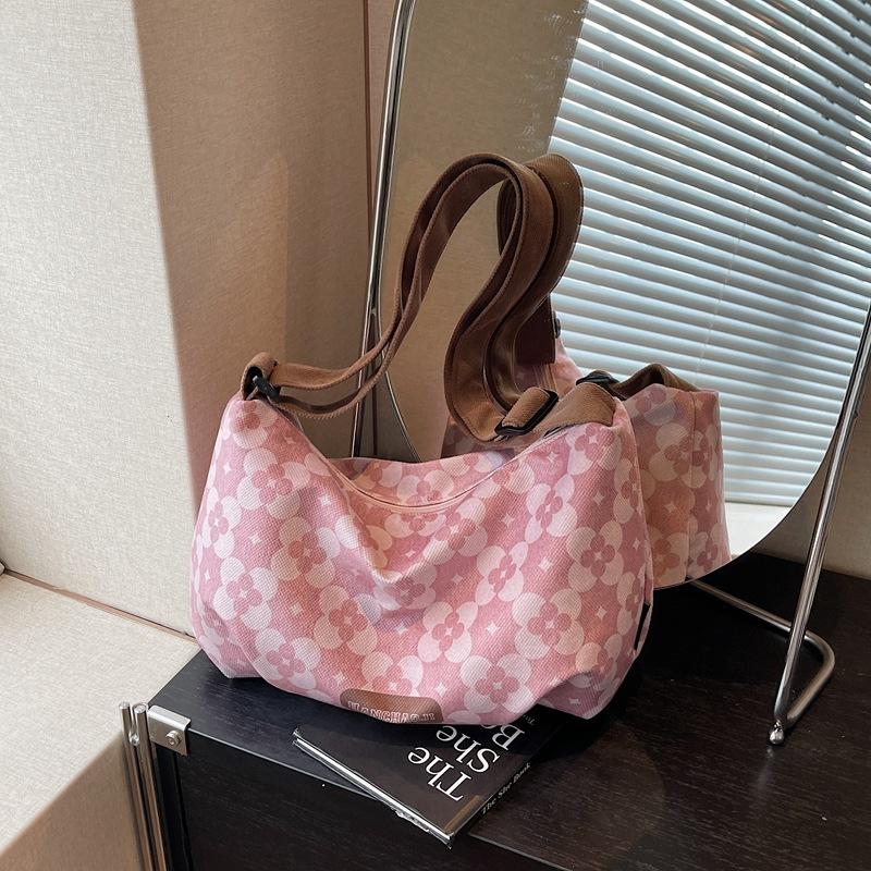 

Premium sense large capacity shoulder tote bag women s summer new college students class commuter messenger bag розовый