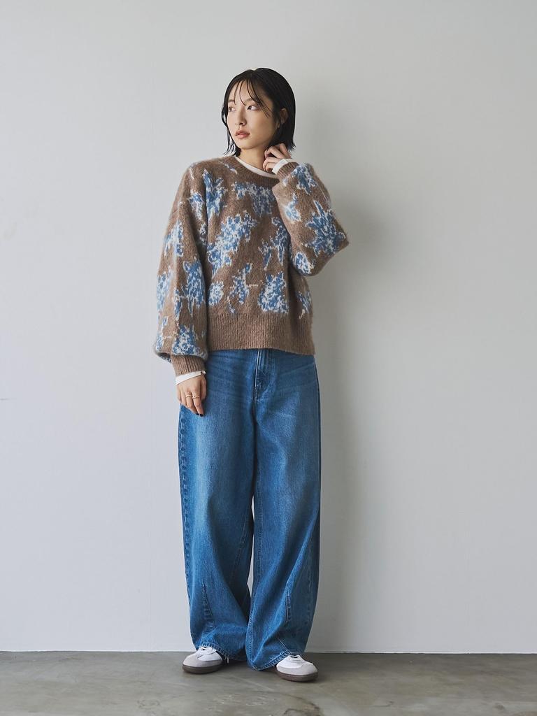 Cohen's Soft and Loose, Modern Knitwear, Nuanced Flower Jacquard Knit, 76306460209 2350 Beige (23), Medium