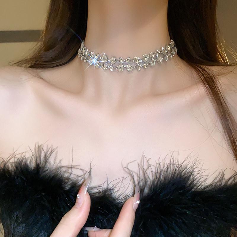 Collana Doppia Strato Ovale con Strass Stile Coreano - Raffinata e Versatile Catena per la Clavicola per Donne