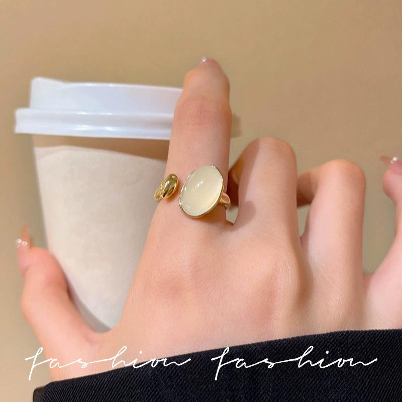 Elegant Butterfly Zircon Silver Ring: Women's High-End Luxury Style Jewelry