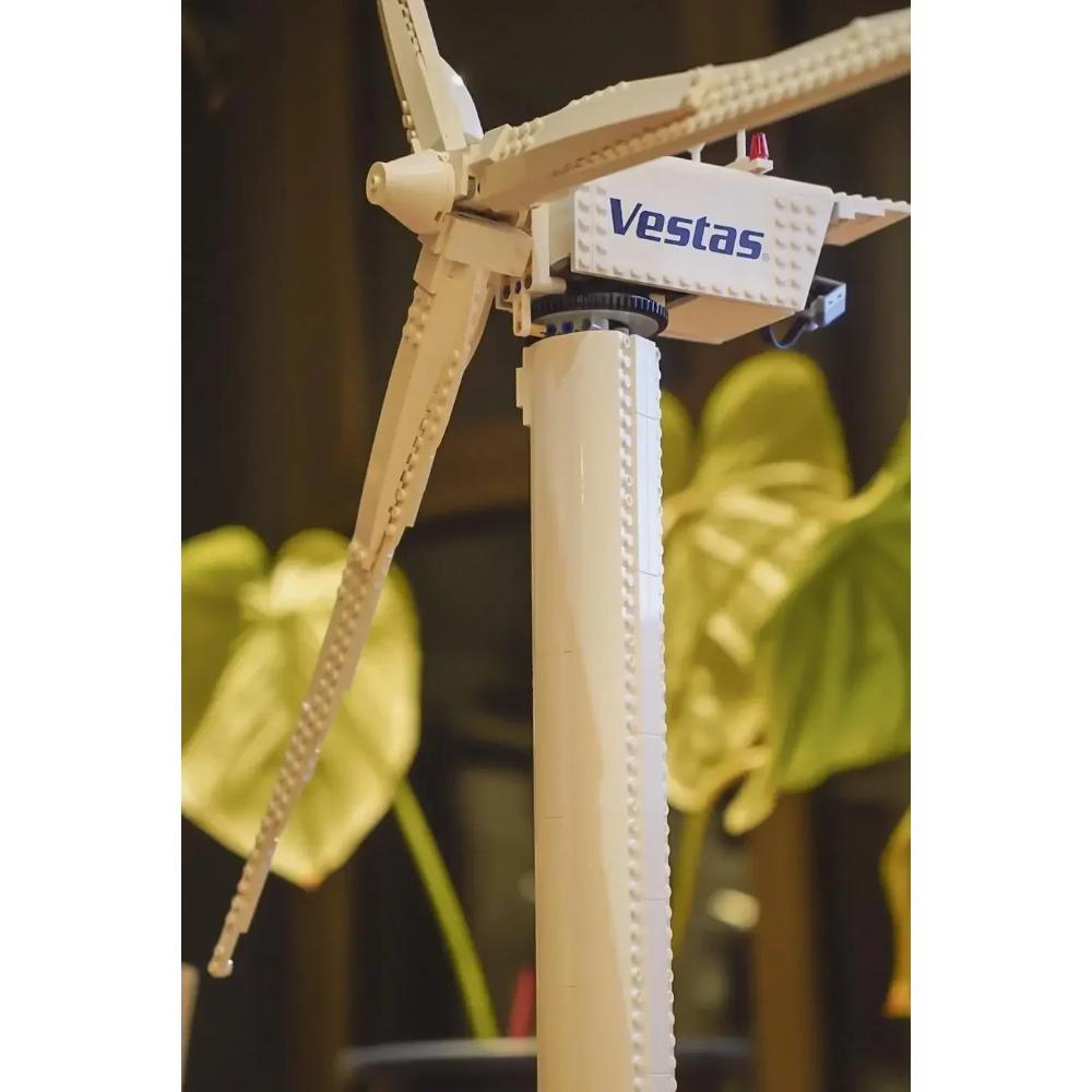 815PCS Creative Vestas Wind Turbine Building Blocks With Electric Motor Set Assemble Bricks Toy With Figures For Boy Kids Gift
