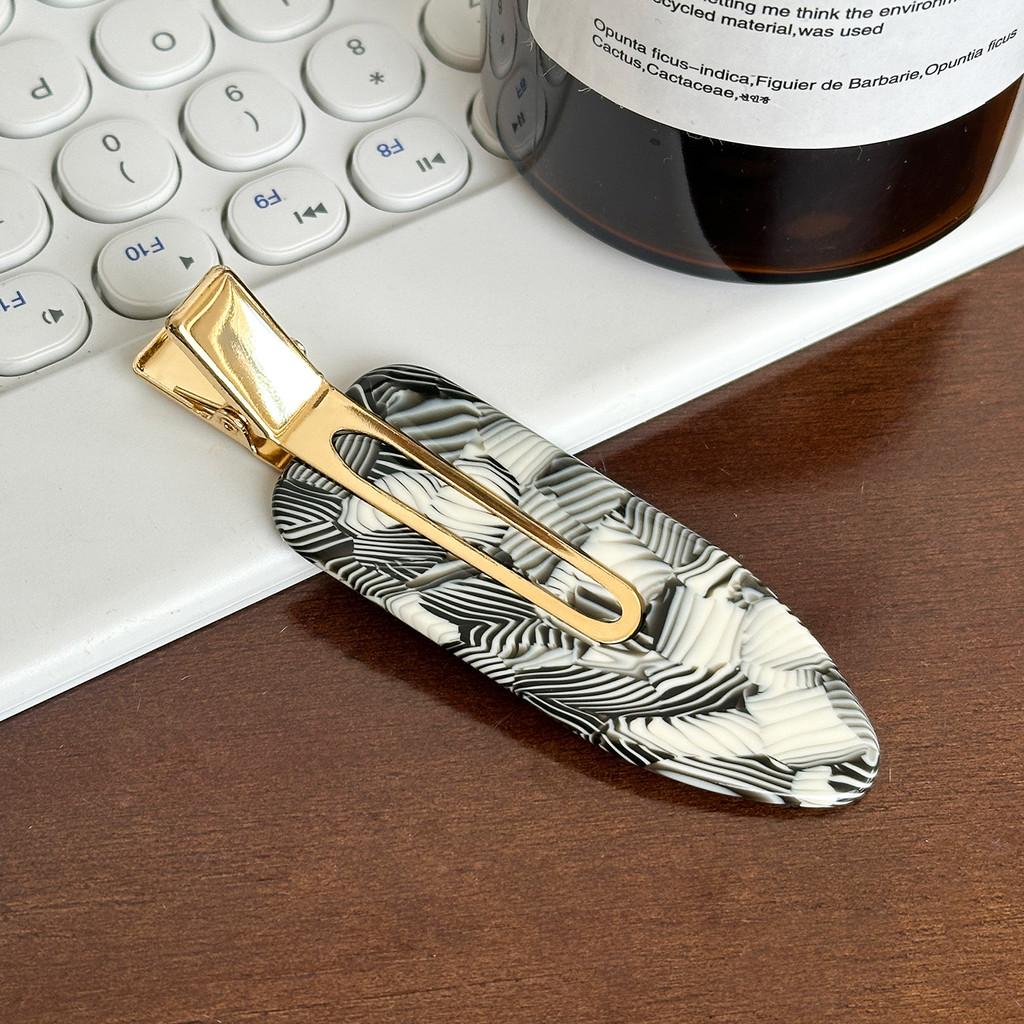 Trendy Oversized Acetate No Trace Hair Claw Versatile Plaid Hair Clip For Women