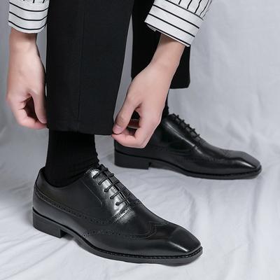 2024 Nieuwe Heren Klassiek Retro Veterschoenen Heren Puntige Zakelijke Kleding Kantoor Leren Schoenen Heren Mode Bruiloft Feestschoenen