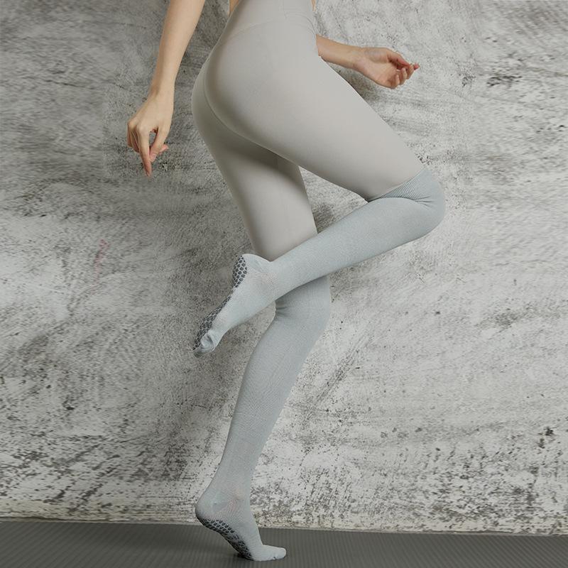 Women's Non-Slip Over-the-Knee Yoga Socks - Slim Fit, Combed Cotton, Warm Pilates Sports Mid-Tube Socks