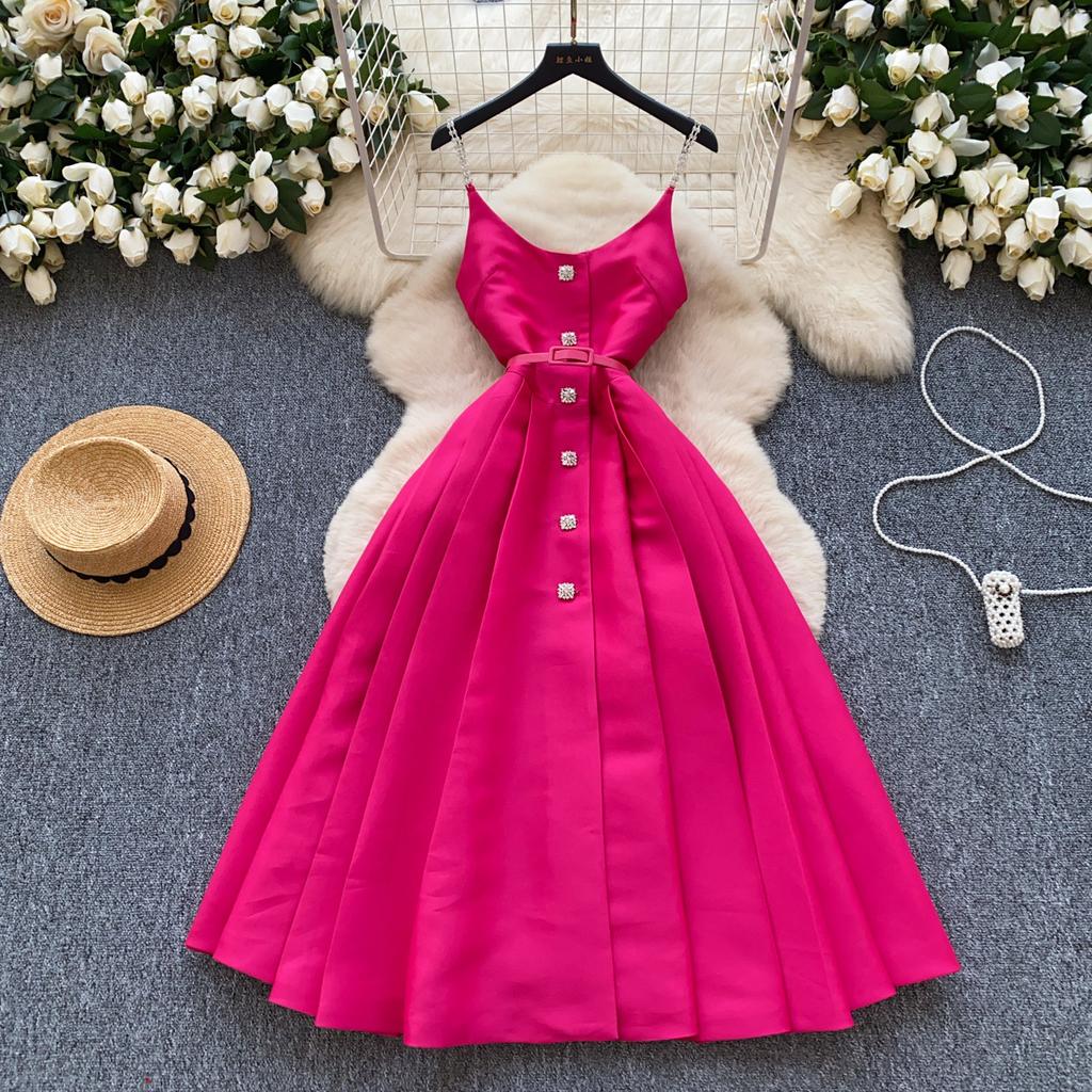 A Light Luxury Thousand-gold Style Halter Dress for Women's Wear In Summer Featuring A Slimming and Elegant Design