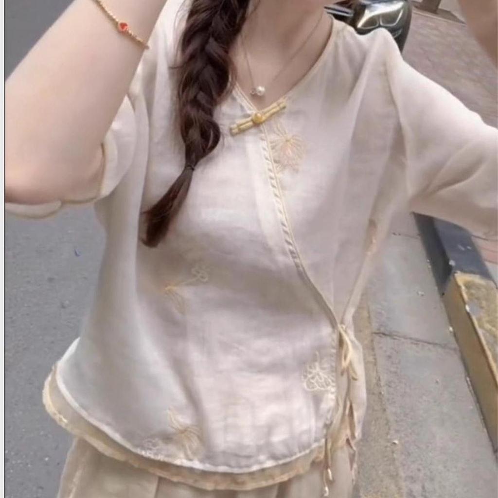 White embroidered shirt high sense 2025 super fire top luxury top