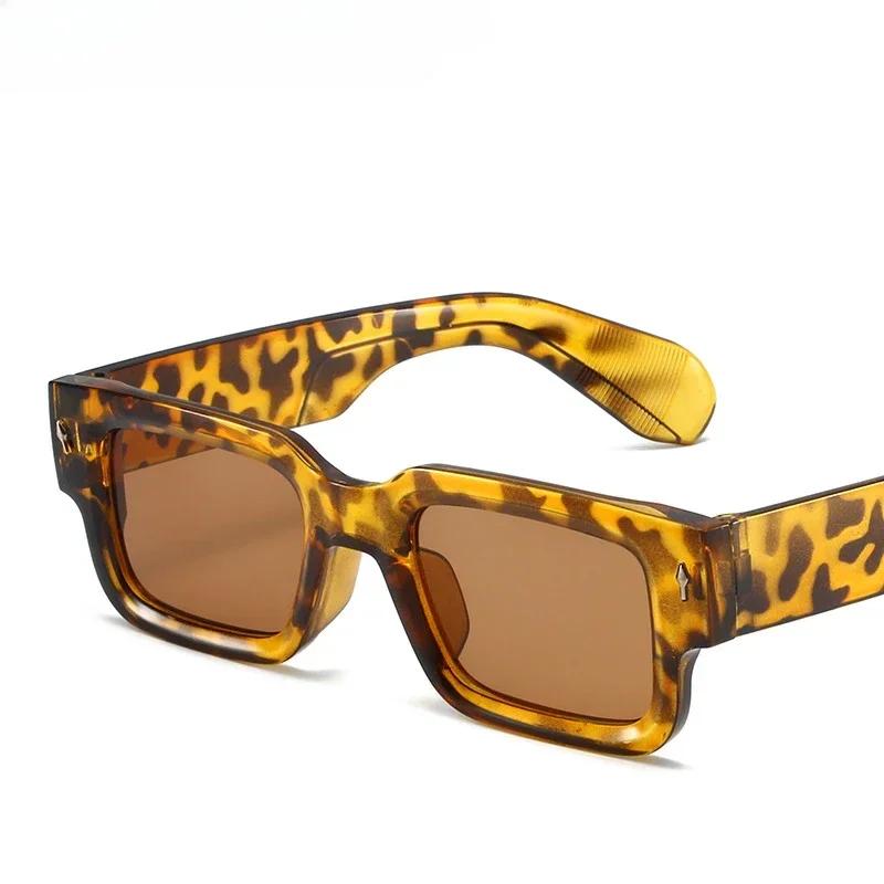 

Latest Rectangular Sun Glasses Glasses for Ladies Men Classic Luxury Rivet Designer Style Style Sun Eyeglasses Trendy Arrow Shades UV400 Glasses